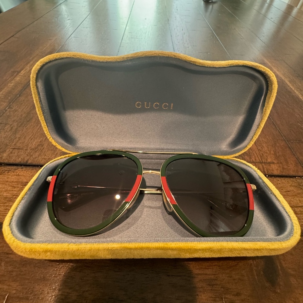 Gucci aviators GG0062S